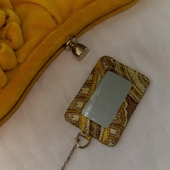 Yellow Clutch - Picture 6 of 7